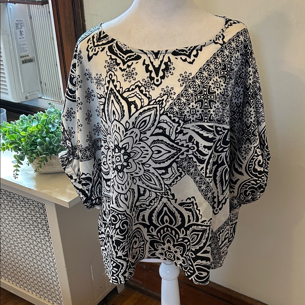 Melloday Black & White Floral Batwing Women's Blouse Size XL EUC